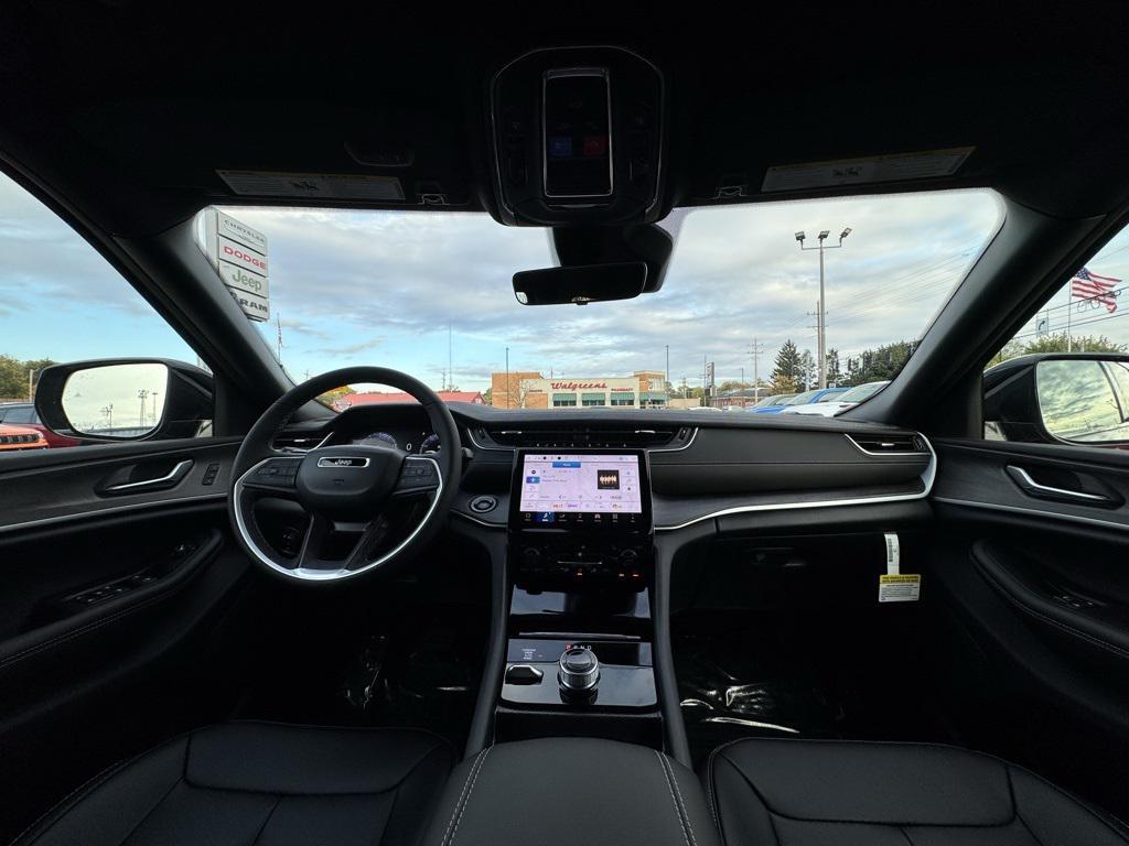 new 2025 Jeep Grand Cherokee car, priced at $46,474