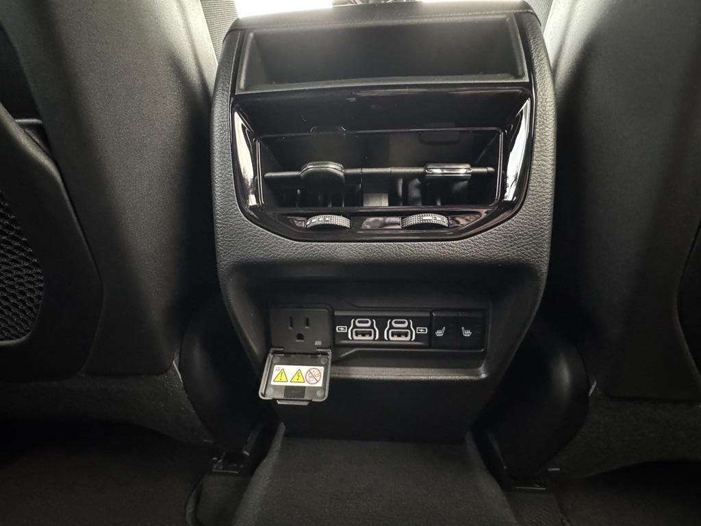 new 2025 Jeep Grand Cherokee car, priced at $46,474