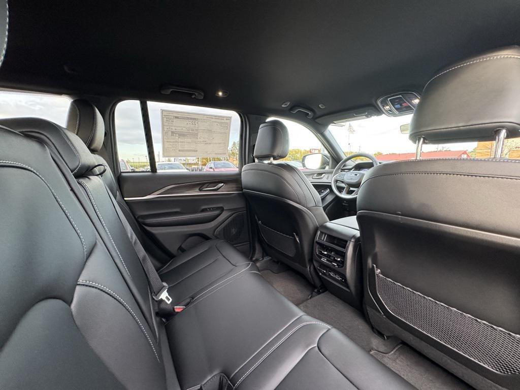new 2025 Jeep Grand Cherokee car, priced at $46,474