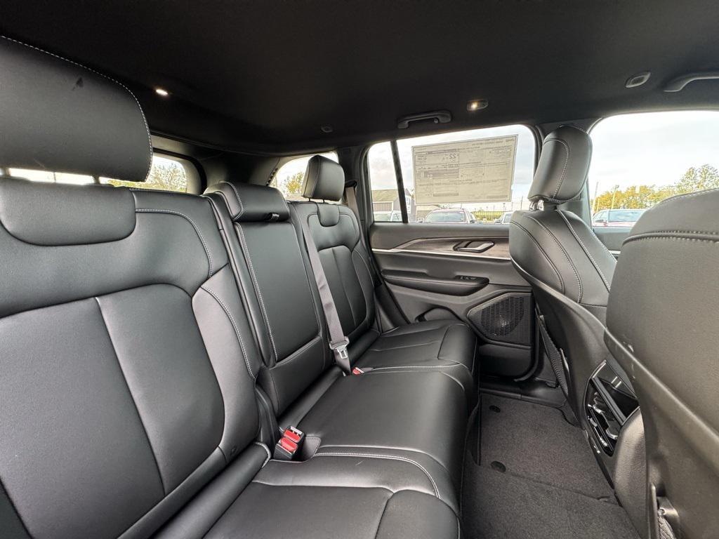 new 2025 Jeep Grand Cherokee car, priced at $46,474