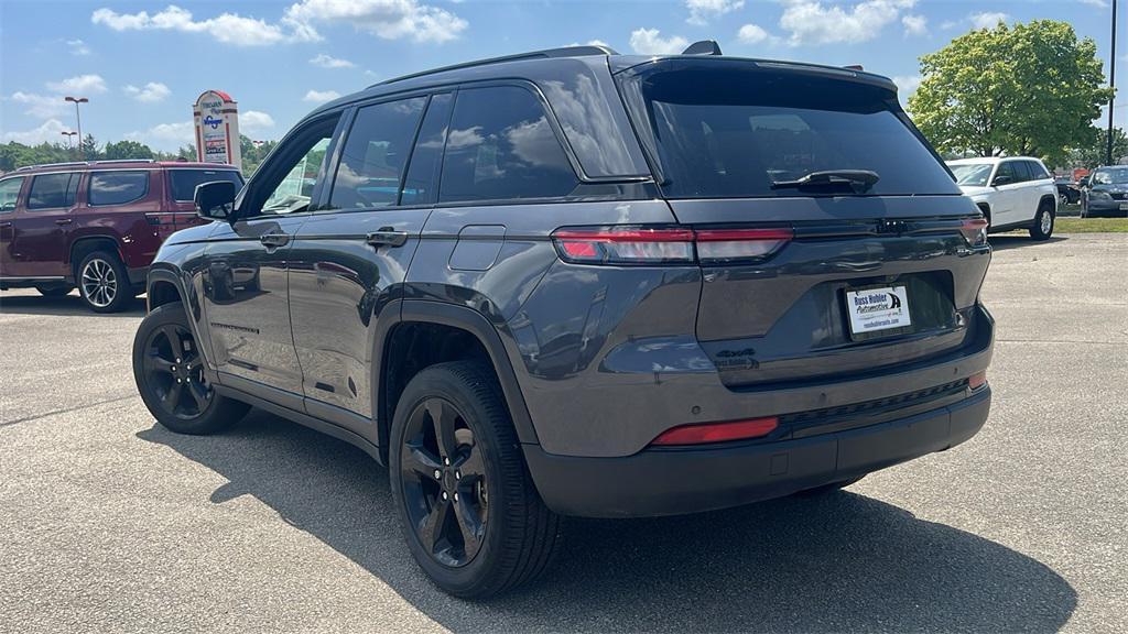 used 2023 Jeep Grand Cherokee car, priced at $33,235
