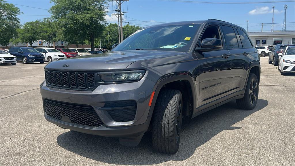 used 2023 Jeep Grand Cherokee car, priced at $33,235