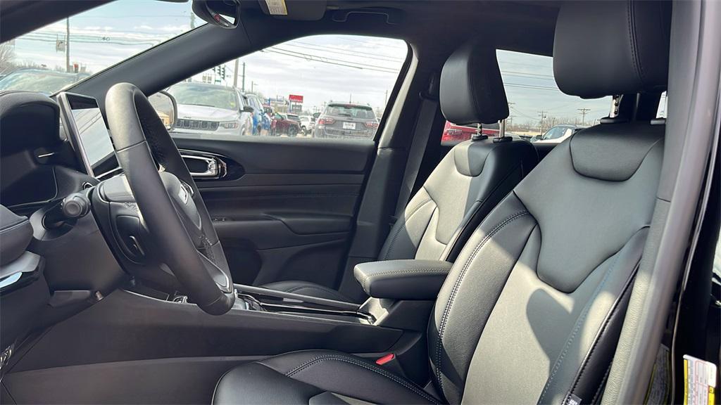 new 2025 Jeep Compass car, priced at $36,573