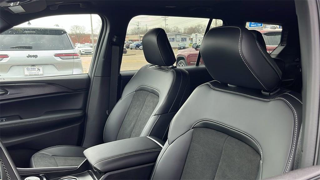 new 2025 Jeep Grand Cherokee L car, priced at $48,411
