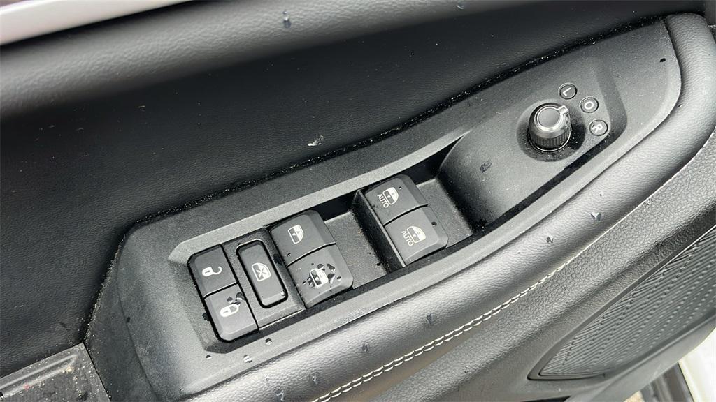 used 2023 Jeep Grand Cherokee L car, priced at $37,400