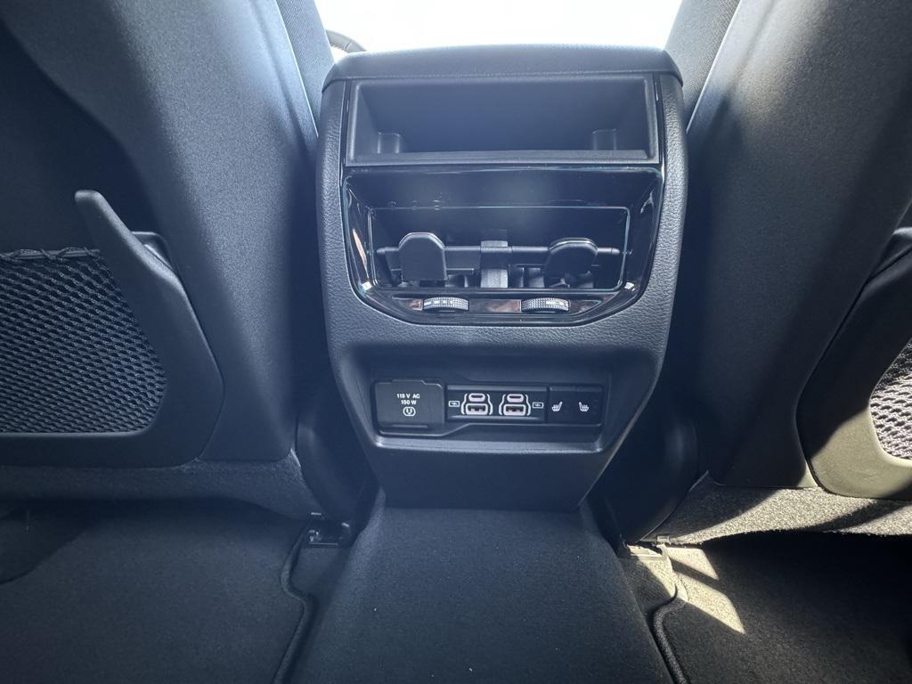 new 2025 Jeep Grand Cherokee car, priced at $46,474