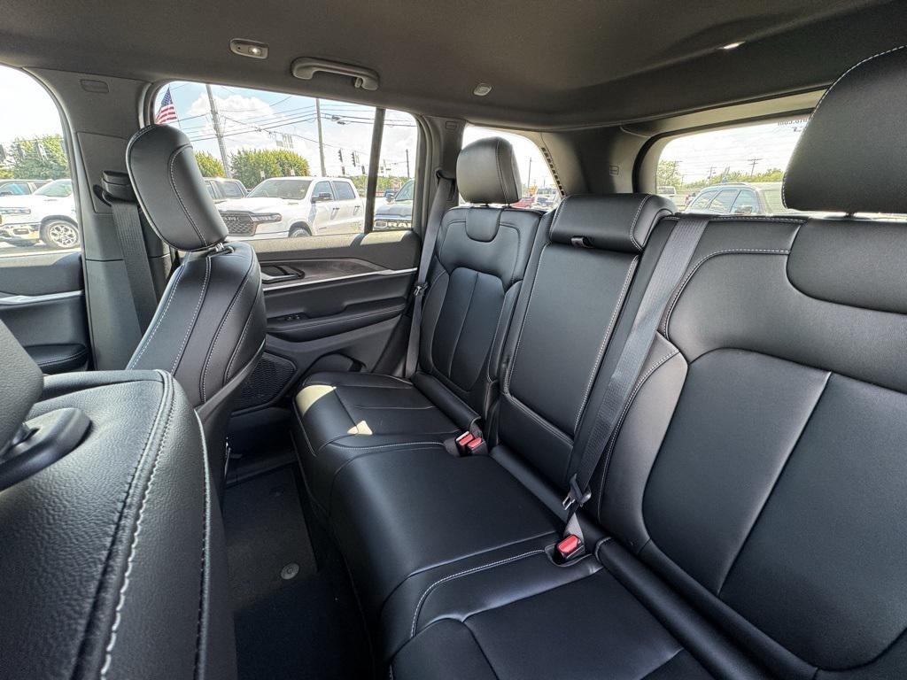 new 2025 Jeep Grand Cherokee car, priced at $46,474