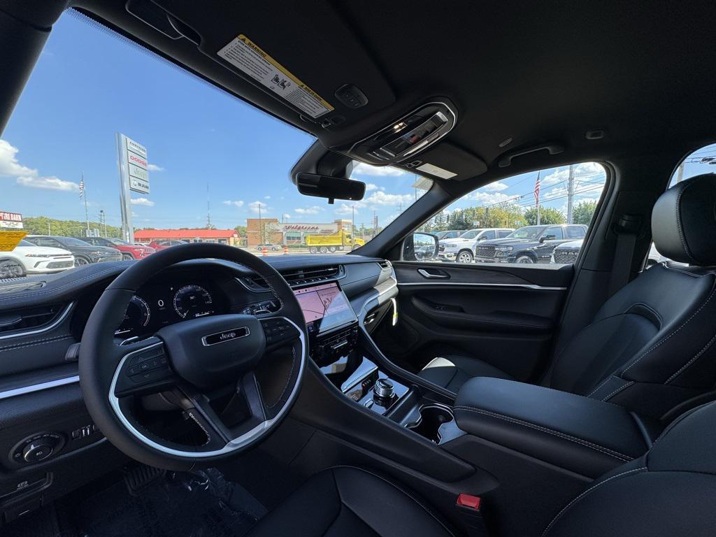 new 2025 Jeep Grand Cherokee car, priced at $46,474