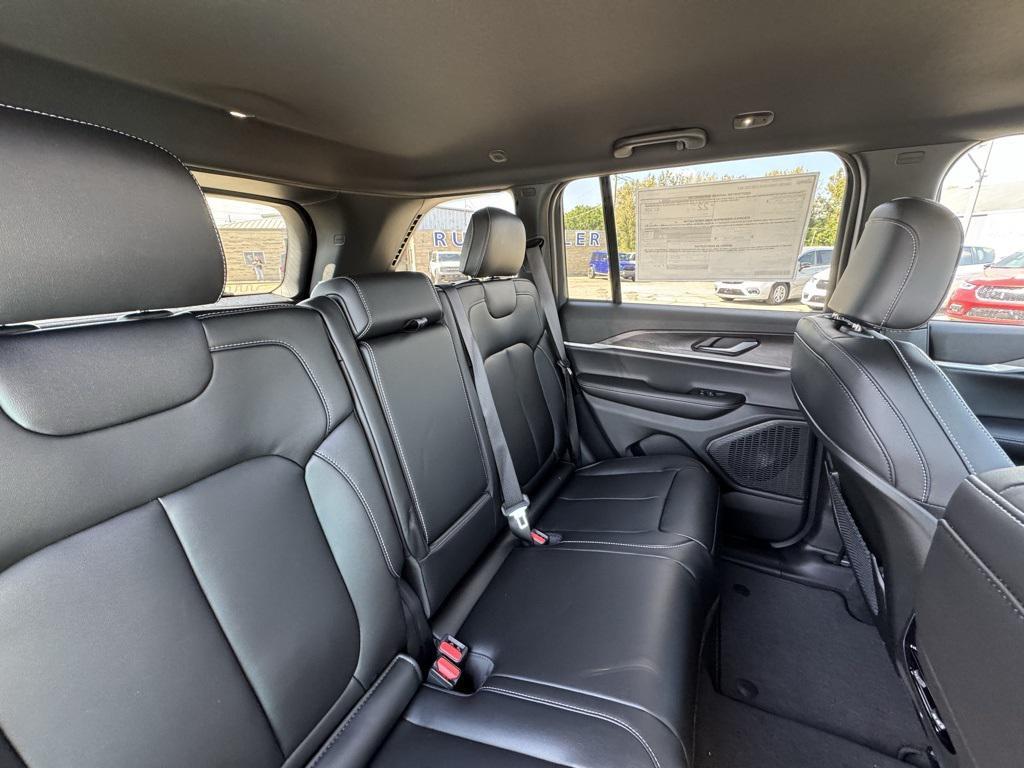 new 2025 Jeep Grand Cherokee car, priced at $46,474