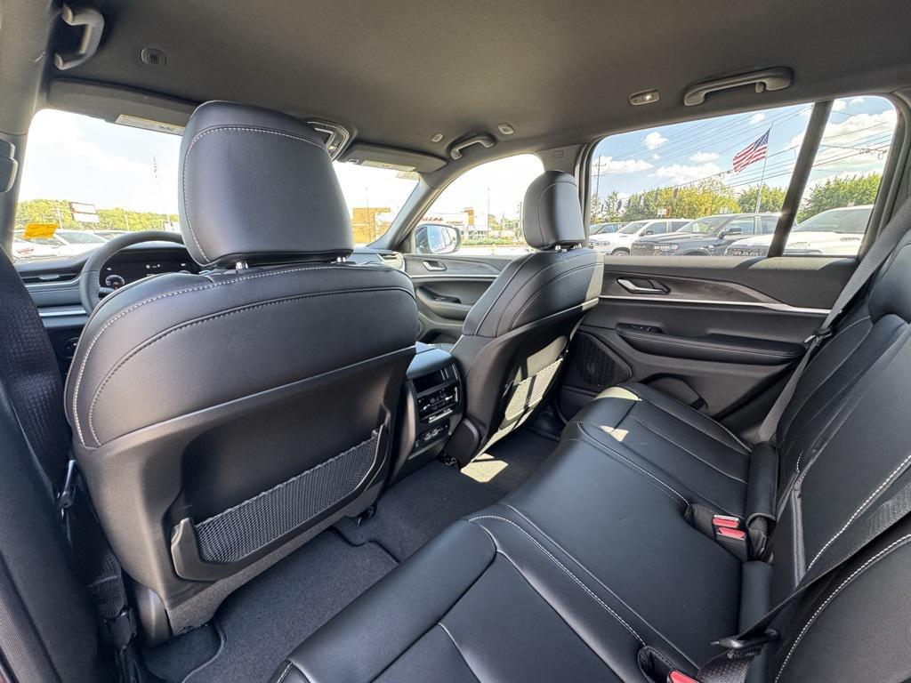 new 2025 Jeep Grand Cherokee car, priced at $46,474
