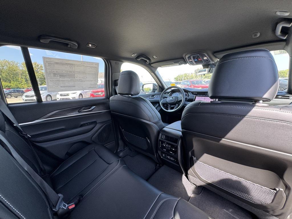 new 2025 Jeep Grand Cherokee car, priced at $46,474