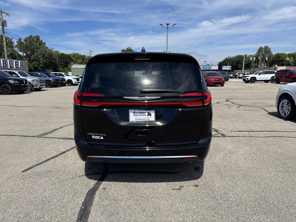 new 2025 Chrysler Pacifica car, priced at $42,918