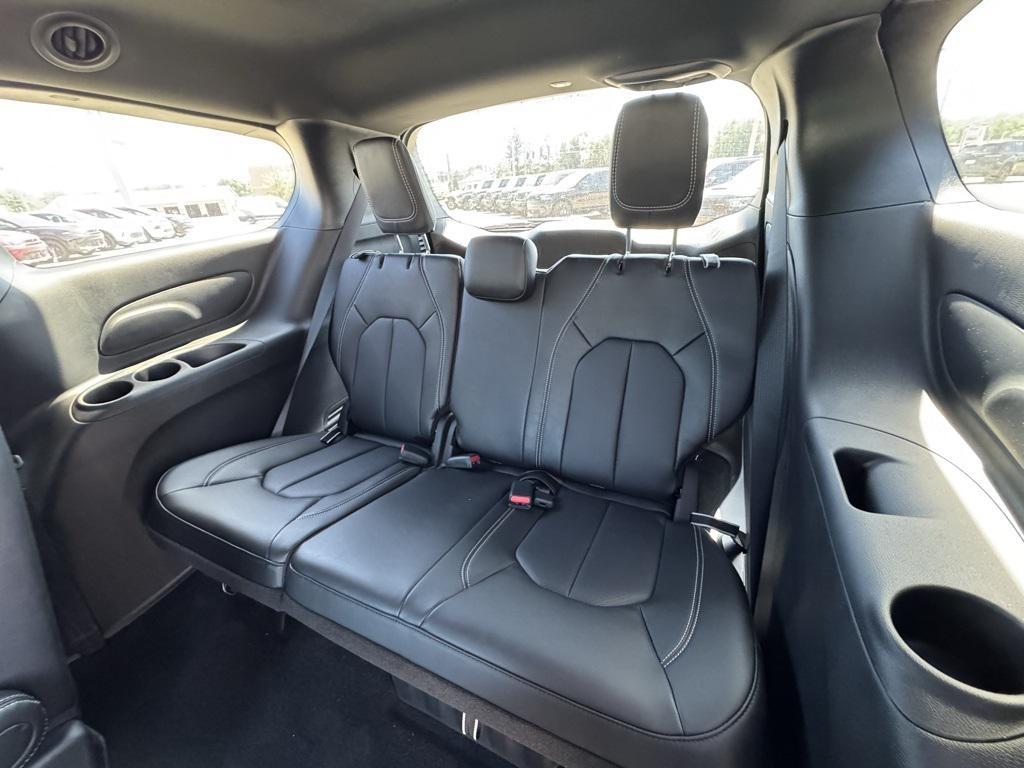 new 2025 Chrysler Pacifica car, priced at $42,918