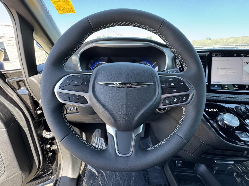 new 2025 Chrysler Pacifica car, priced at $42,918