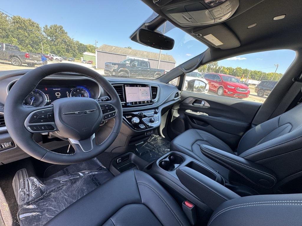 new 2025 Chrysler Pacifica car, priced at $42,918