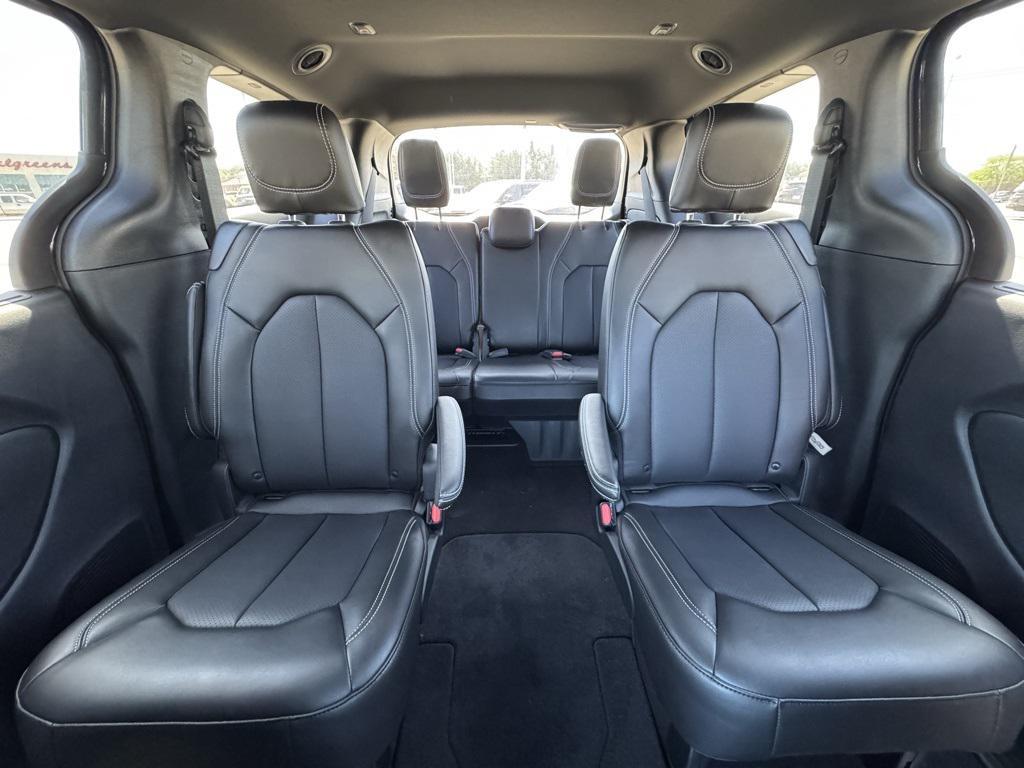 new 2025 Chrysler Pacifica car, priced at $42,918