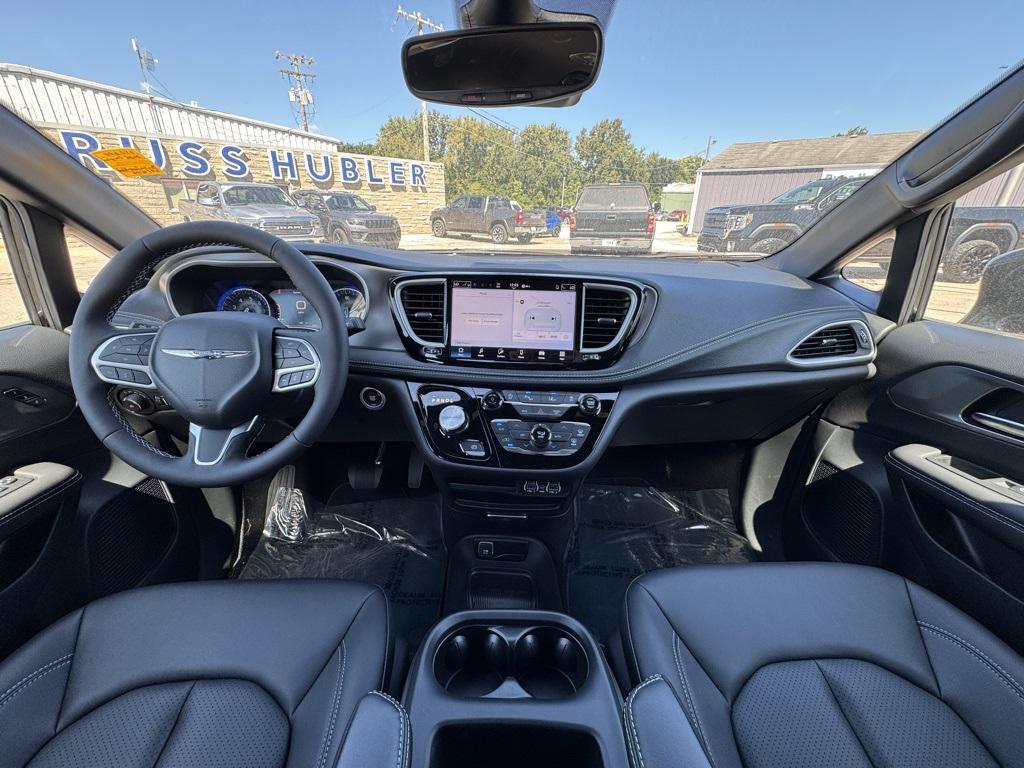 new 2025 Chrysler Pacifica car, priced at $42,918