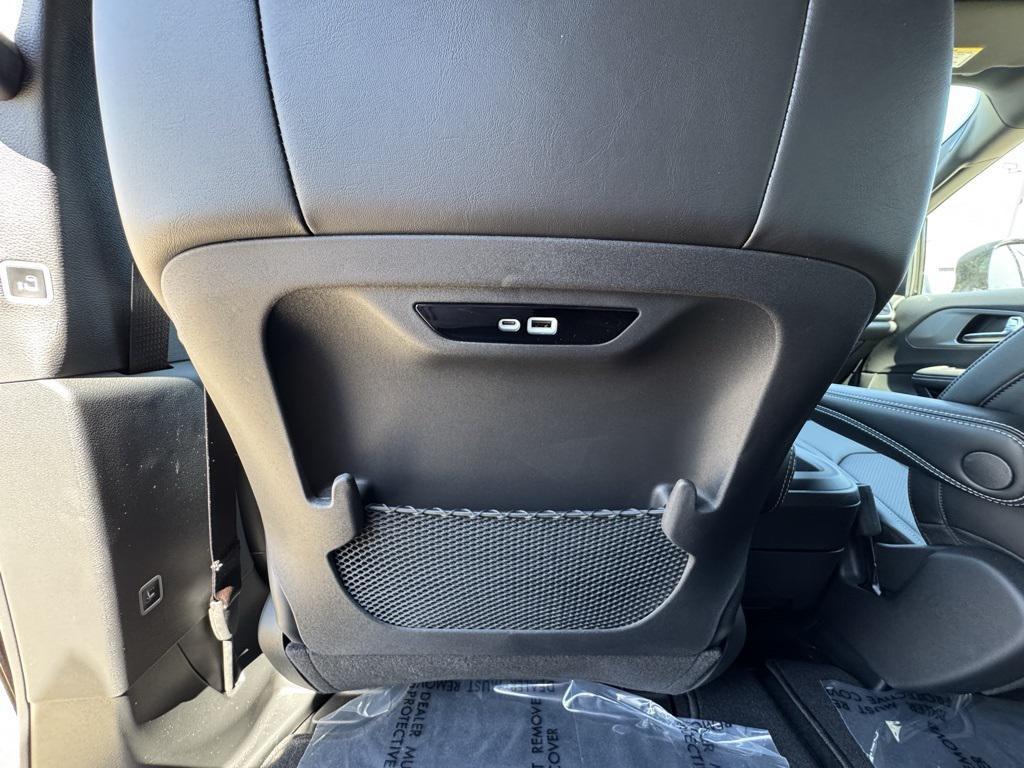 new 2025 Chrysler Pacifica car, priced at $42,918