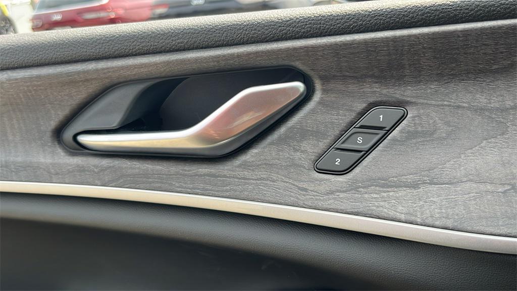 new 2025 Jeep Grand Cherokee car, priced at $46,153