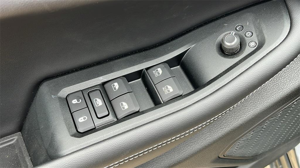 new 2025 Jeep Grand Cherokee car, priced at $46,153