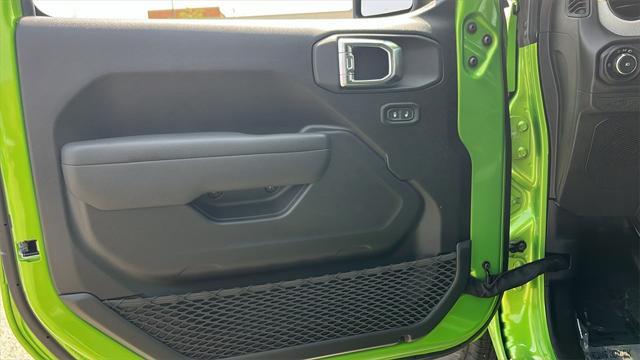new 2025 Jeep Wrangler car