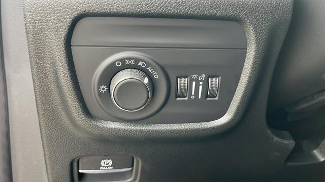 new 2025 Jeep Grand Cherokee car, priced at $46,470