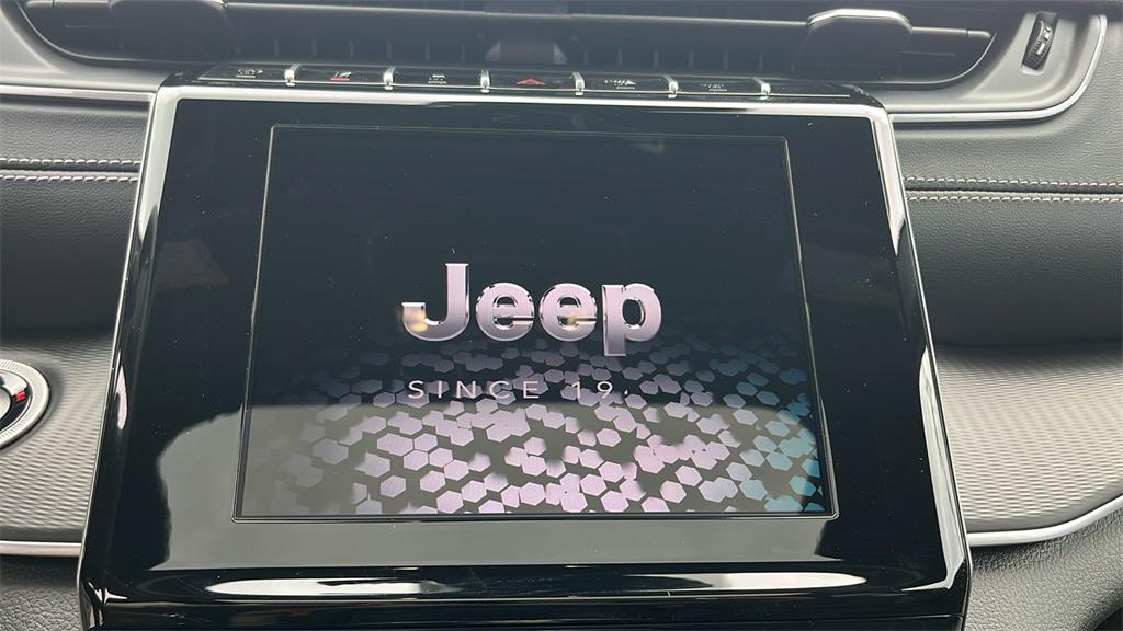 new 2025 Jeep Grand Cherokee car, priced at $46,470
