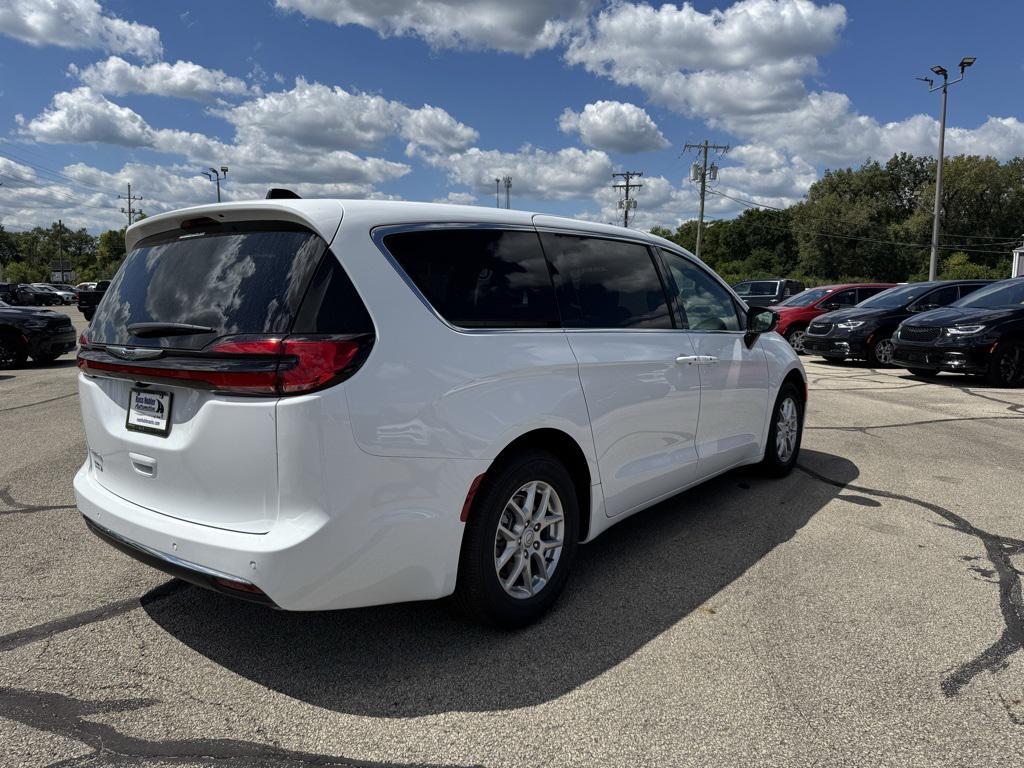 new 2026 Chrysler Pacifica car, priced at $44,371