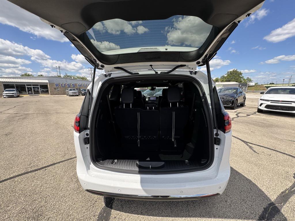 new 2026 Chrysler Pacifica car, priced at $44,371