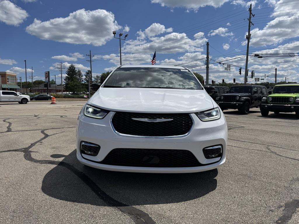 new 2026 Chrysler Pacifica car, priced at $44,371