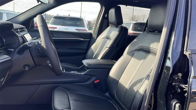 new 2025 Jeep Grand Cherokee car, priced at $55,010