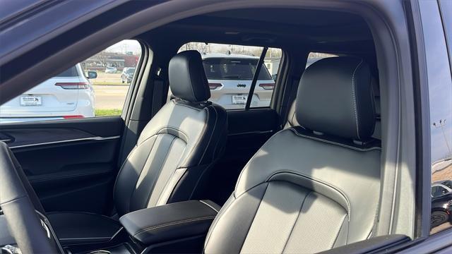 new 2025 Jeep Grand Cherokee car, priced at $55,010