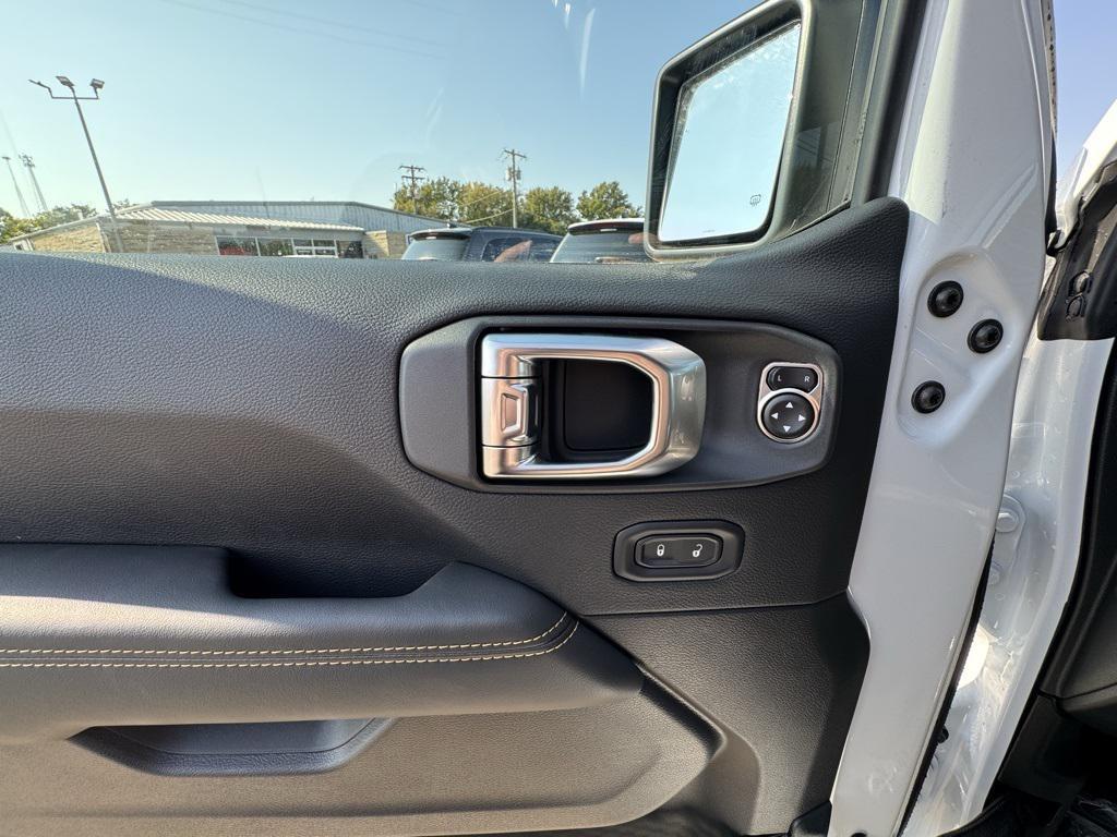 new 2025 Jeep Wrangler car, priced at $57,944