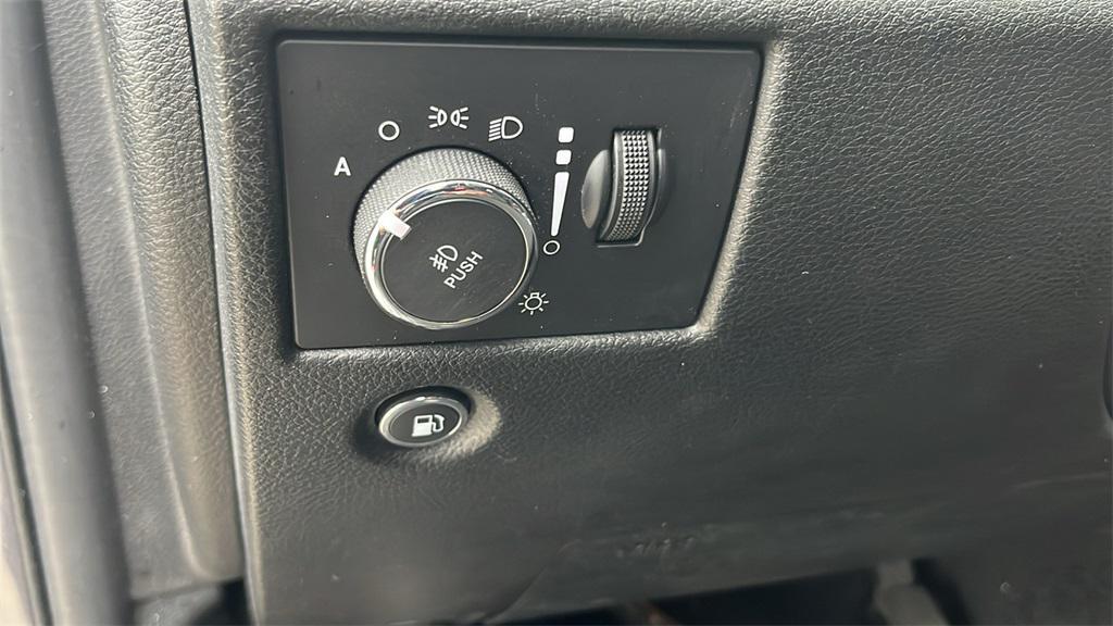 used 2023 Jeep Grand Cherokee car, priced at $29,585