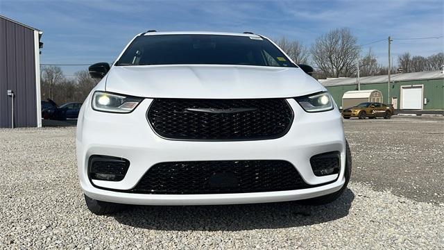 new 2024 Chrysler Pacifica car, priced at $61,455