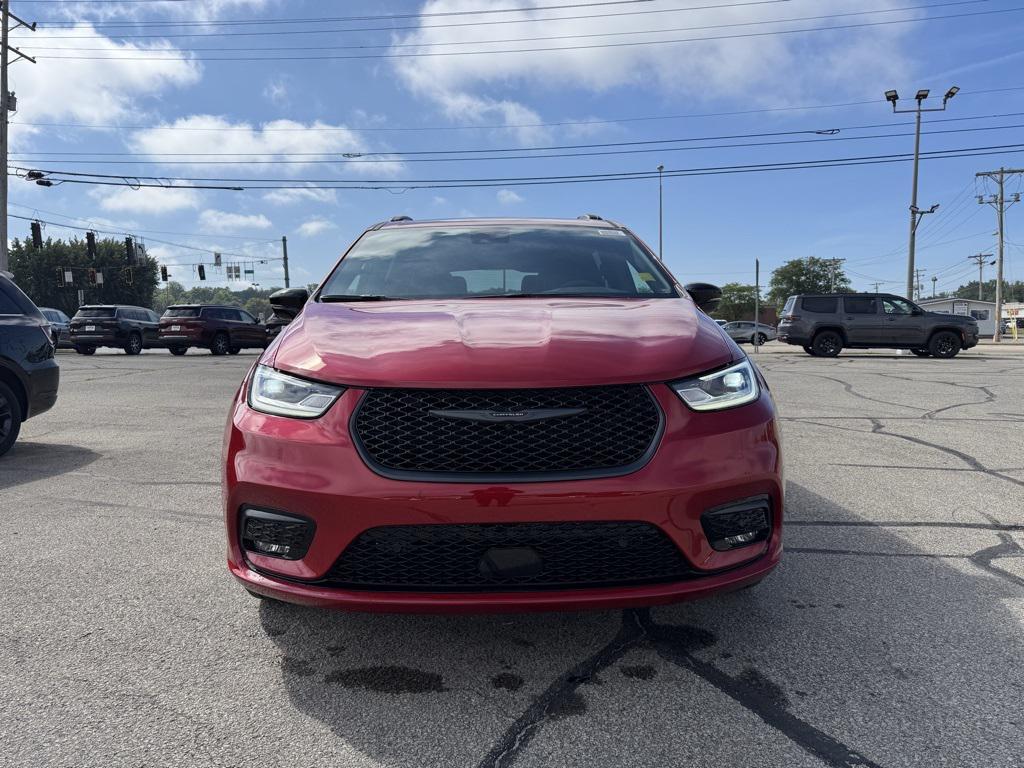 new 2026 Chrysler Pacifica car, priced at $55,113