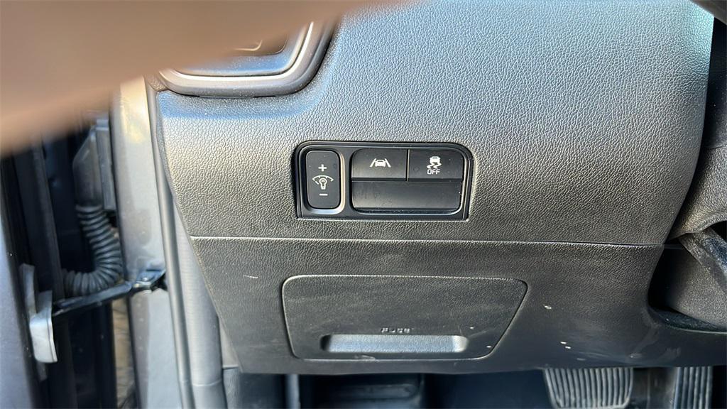 used 2022 Kia Sorento Hybrid car, priced at $23,679