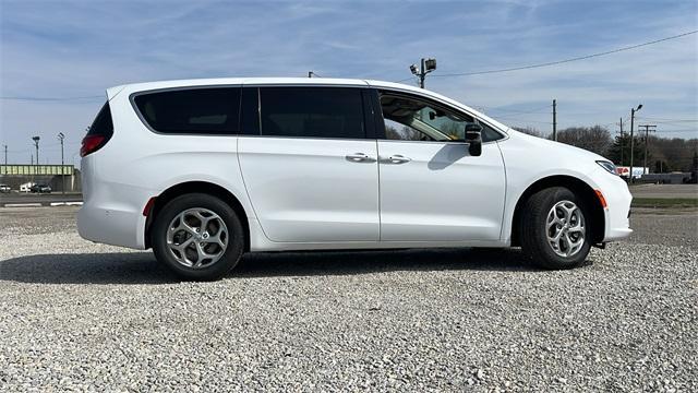 new 2024 Chrysler Pacifica car, priced at $59,660