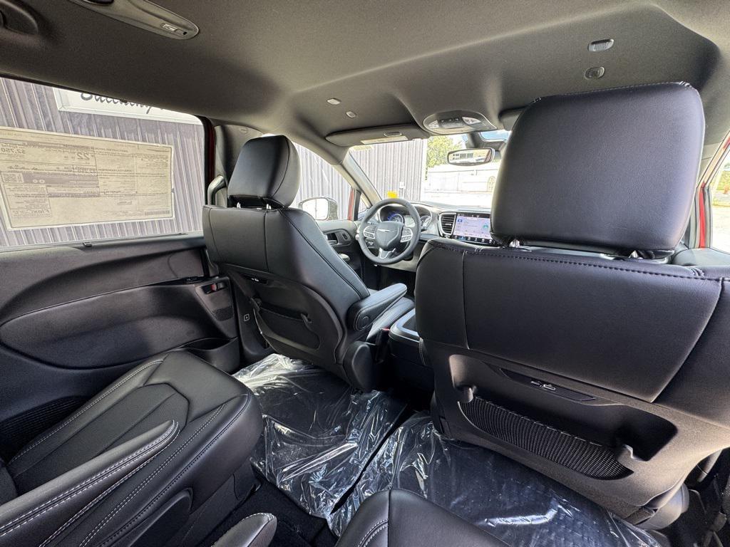 new 2026 Chrysler Pacifica car, priced at $44,812
