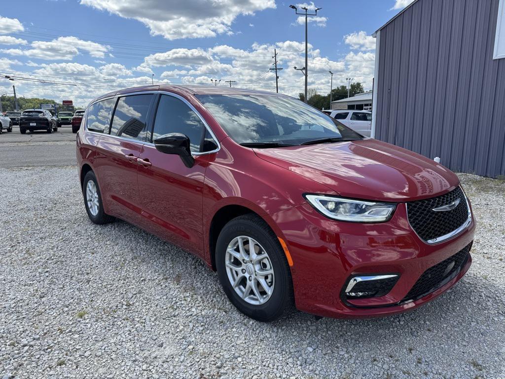 new 2026 Chrysler Pacifica car, priced at $44,812