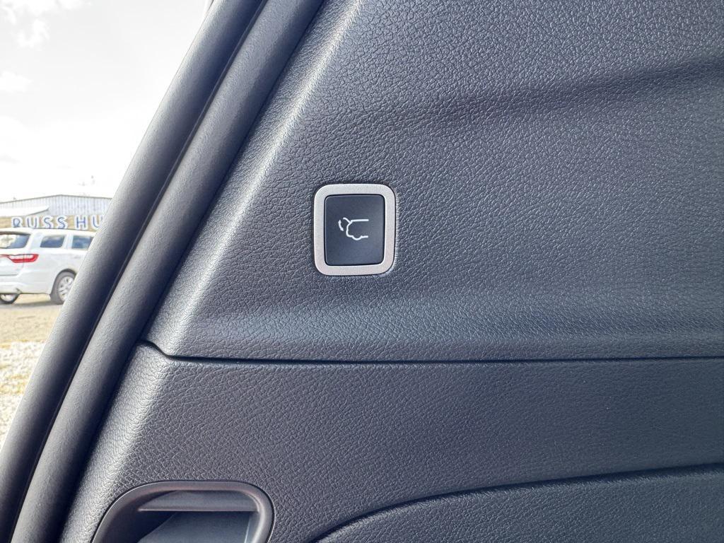 new 2026 Chrysler Pacifica car, priced at $44,812