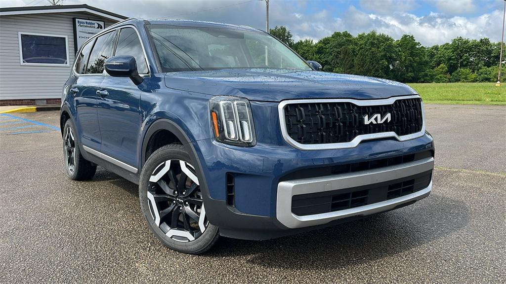 used 2023 Kia Telluride car, priced at $30,780