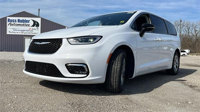 new 2024 Chrysler Pacifica car, priced at $55,470