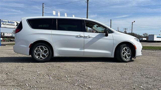 new 2024 Chrysler Pacifica car, priced at $51,557