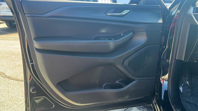 new 2025 Jeep Grand Cherokee car, priced at $46,470