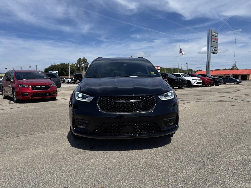 new 2026 Chrysler Pacifica car, priced at $54,672