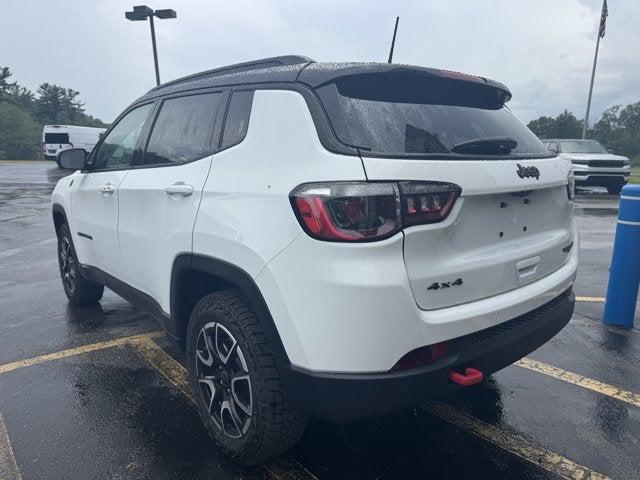 new 2025 Jeep Compass car, priced at $33,990