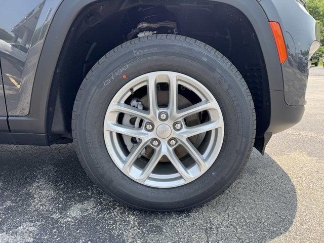 new 2025 Jeep Grand Cherokee car, priced at $39,072