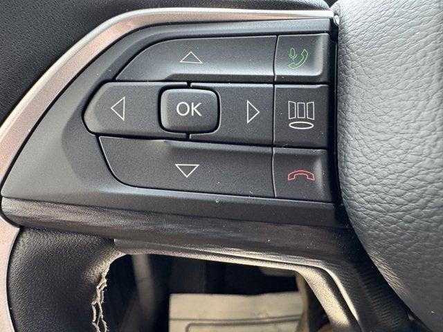new 2025 Jeep Grand Cherokee car, priced at $39,072