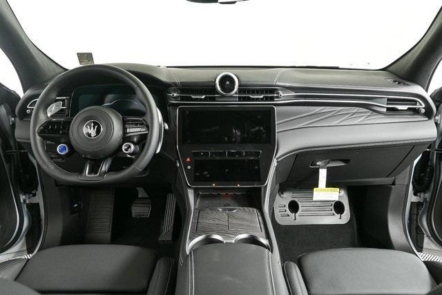 new 2025 Maserati Grecale car, priced at $93,365